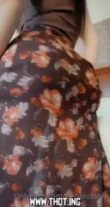 Cleoblossom Caucasian Black Hair Big Breasts Huge Ass Female